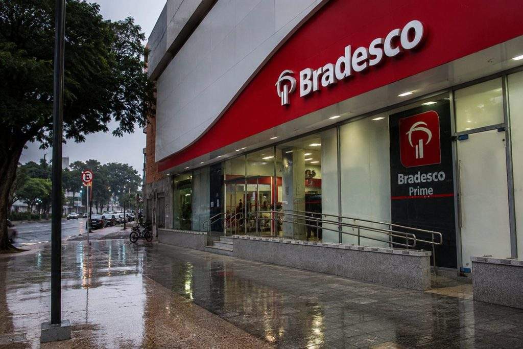 Bradesco dividend date puts common shares at a discount to preferreds