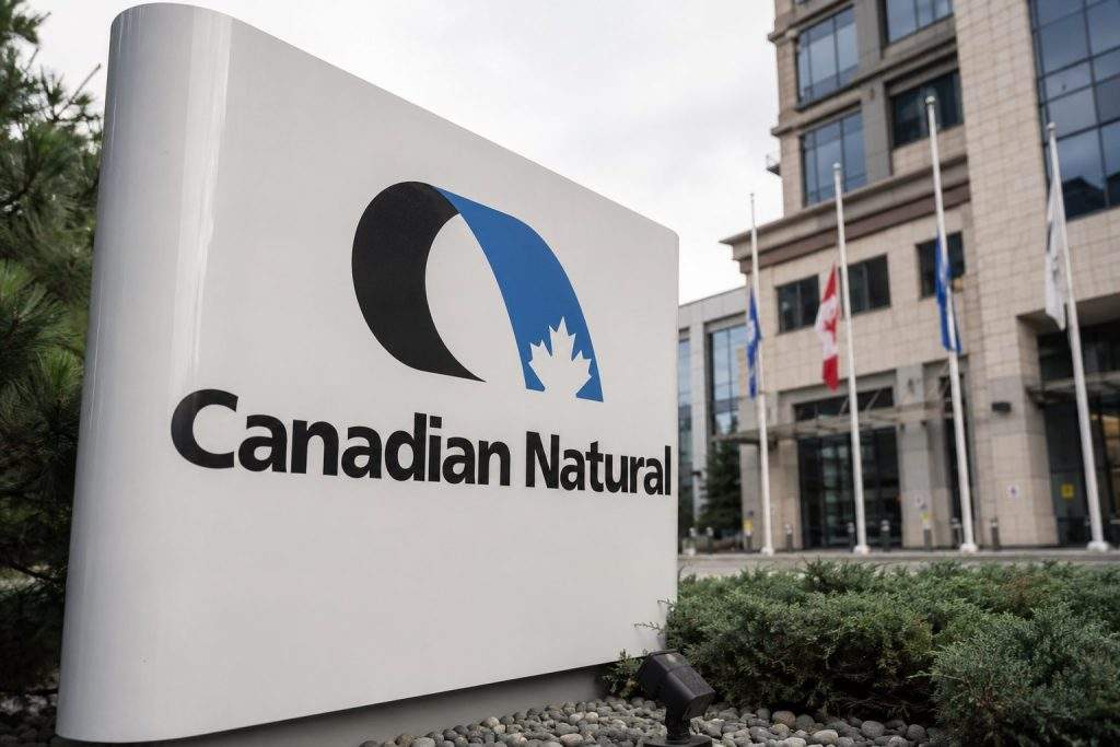 Canadian Natural lags TSX as buyback costs fall
