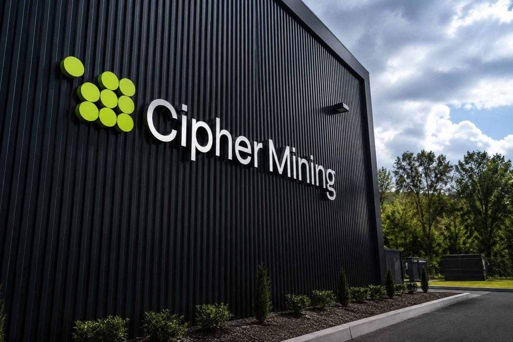 Cipher Mining Shares (NASDAQ:CIFR) Surge 32% as AI-Driven Valuation Faces Execution Uncertainty