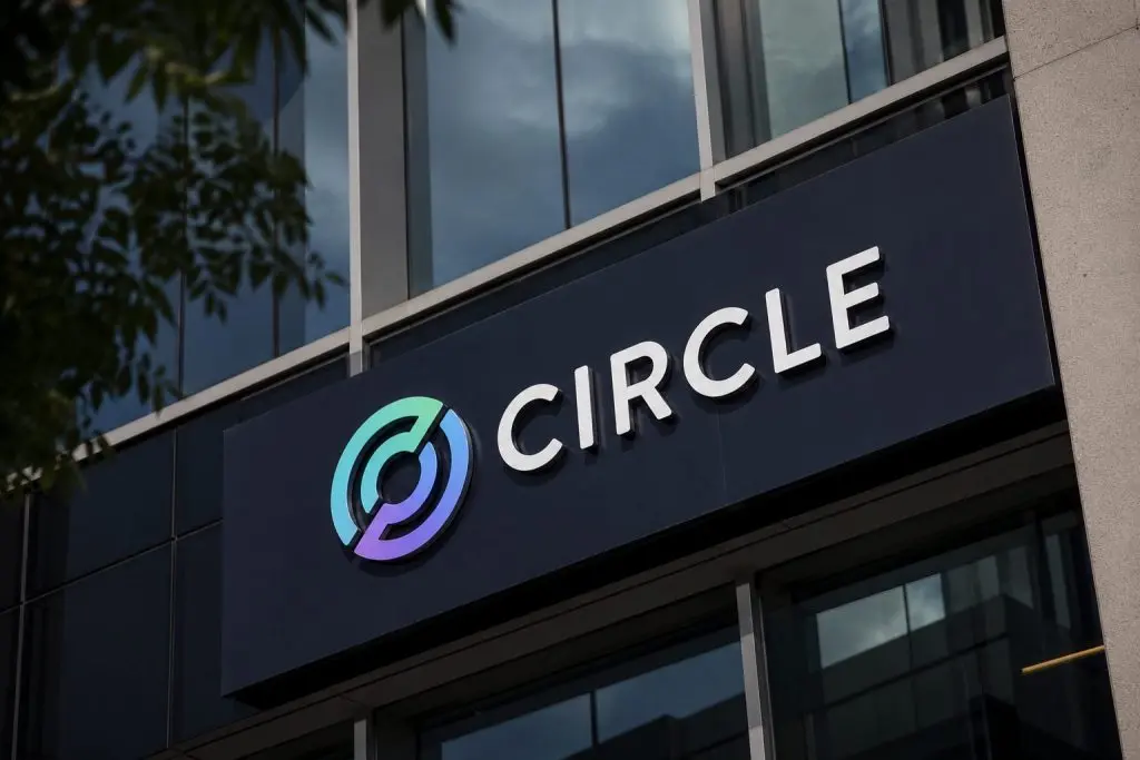 Circle Internet Group (NYSE:CRCL) climbs 8% as USDC balance decline weighs on revenue prospects