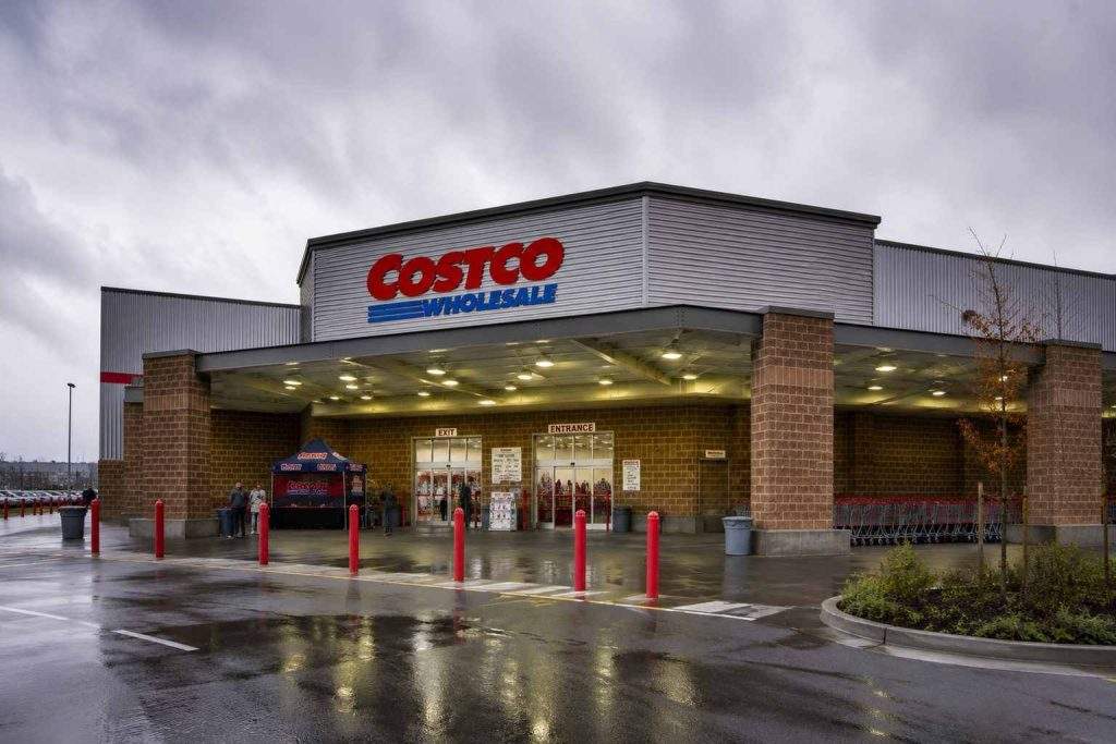 Costco (NASDAQ:COST) trades at close to triple Dollar General (NYSE:DG) on Bernstein retail note