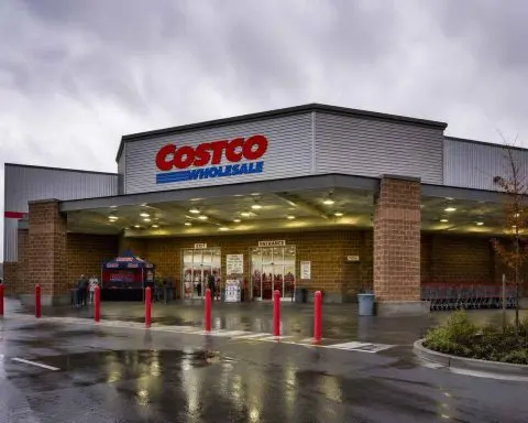 Costco (NASDAQ:COST) trades at close to triple Dollar General (NYSE:DG) on Bernstein retail note