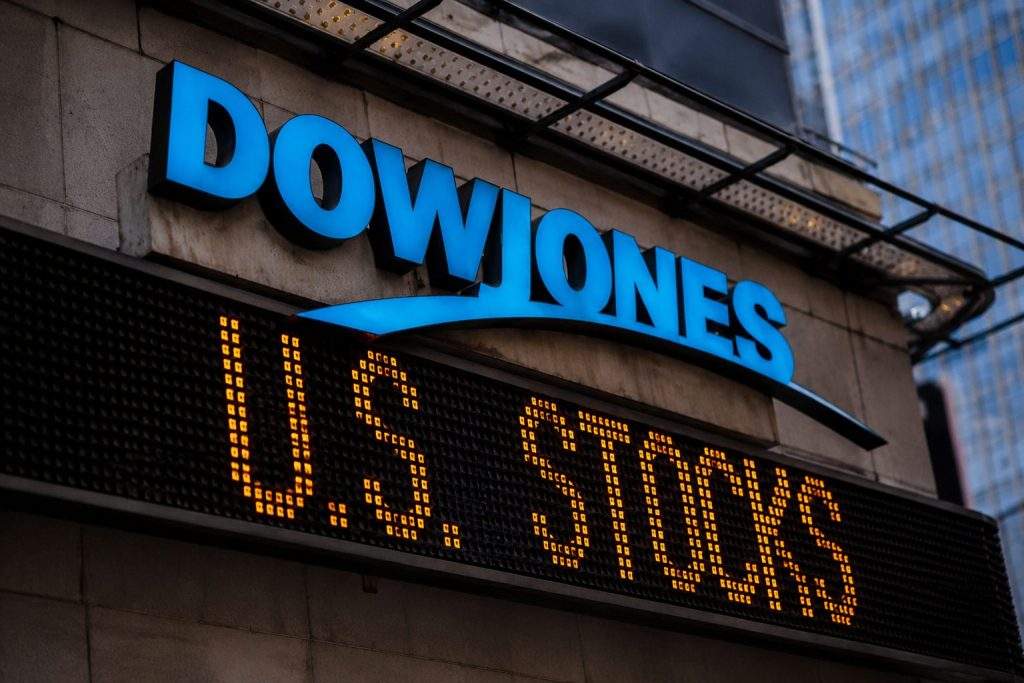Dow sets new record close as Apple and Amgen help blue chips, AI stocks lag