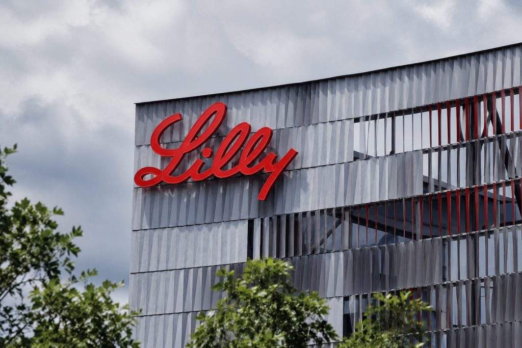Eli Lilly (LLY) Hovers Near $1,200 as Focus Stays on $50 Obesity Drug Access