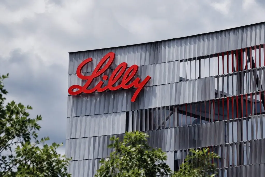Eli Lilly (LLY) Hovers Near $1,200 as Focus Stays on $50 Obesity Drug Access
