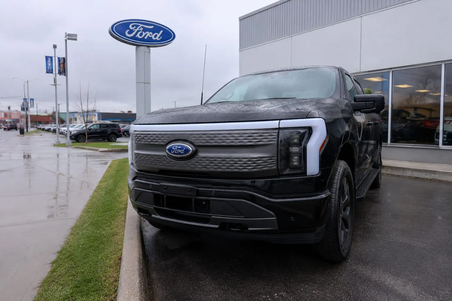 Ford (NYSE:F) quality improvements reduce warranty accruals, as cash outflows remain slower to decline Ford (NYSE:F) quality improvements reduce warranty accruals, as cash outflows remain slower to decline