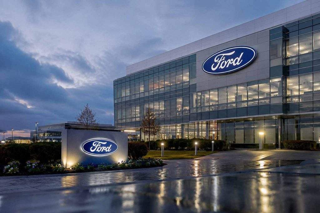 Ford shares hit analysts’ target price, trading 40% above GM
