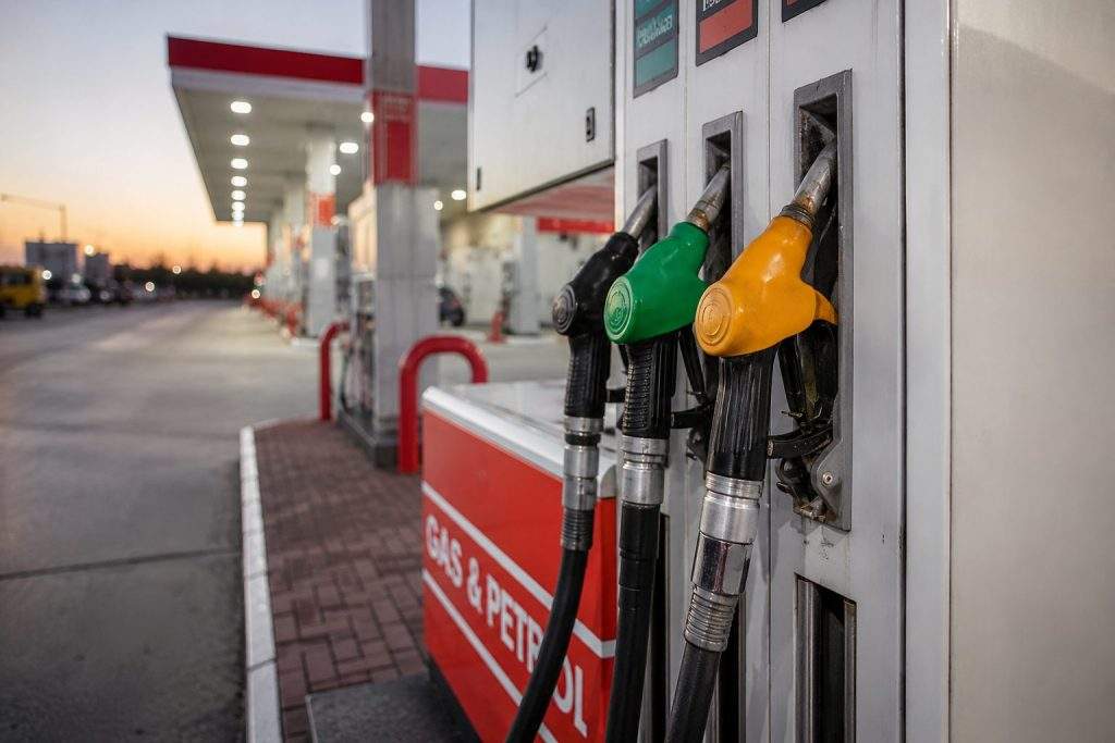 Gasoline crunch brings big gas stations, fuel margins into investor view