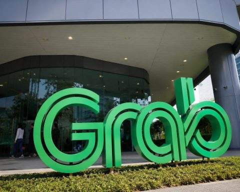 Grab Holdings Stock (NASDAQ:GRAB) Drops 9% as Uber Deal Tests Incentive Discipline