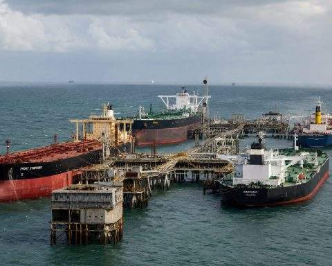 Hormuz Is ‘Open’—But Ship Traffic Is Down 95%. The Oil Signal Investors Are Missing