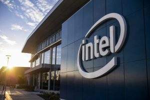 Intel Corporation (NASDAQ:INTC) shares fall 7.9% as AI-driven profits face $20 billion capex hurdle
