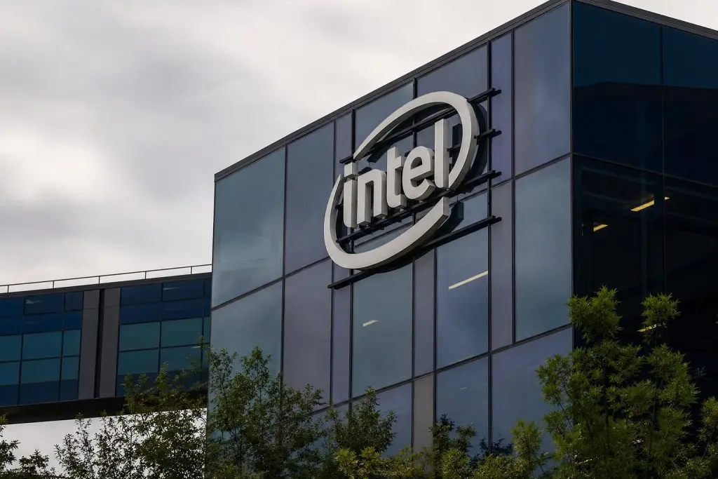 Intel heads toward $646 billion mark following 9% chip slide