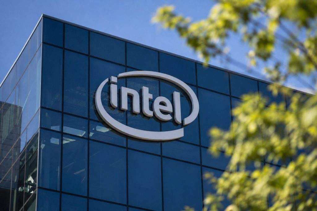 Intel Stock (NASDAQ:INTC) Lags Chip Rebound as $5.7 Billion Ireland Bet Raises Cash-Flow Bar