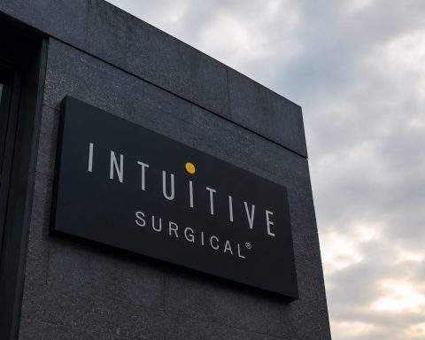 Intuitive Surgical (NASDAQ:ISRG) gains $6.9 billion in run-up to Q2, but gap on value sticks