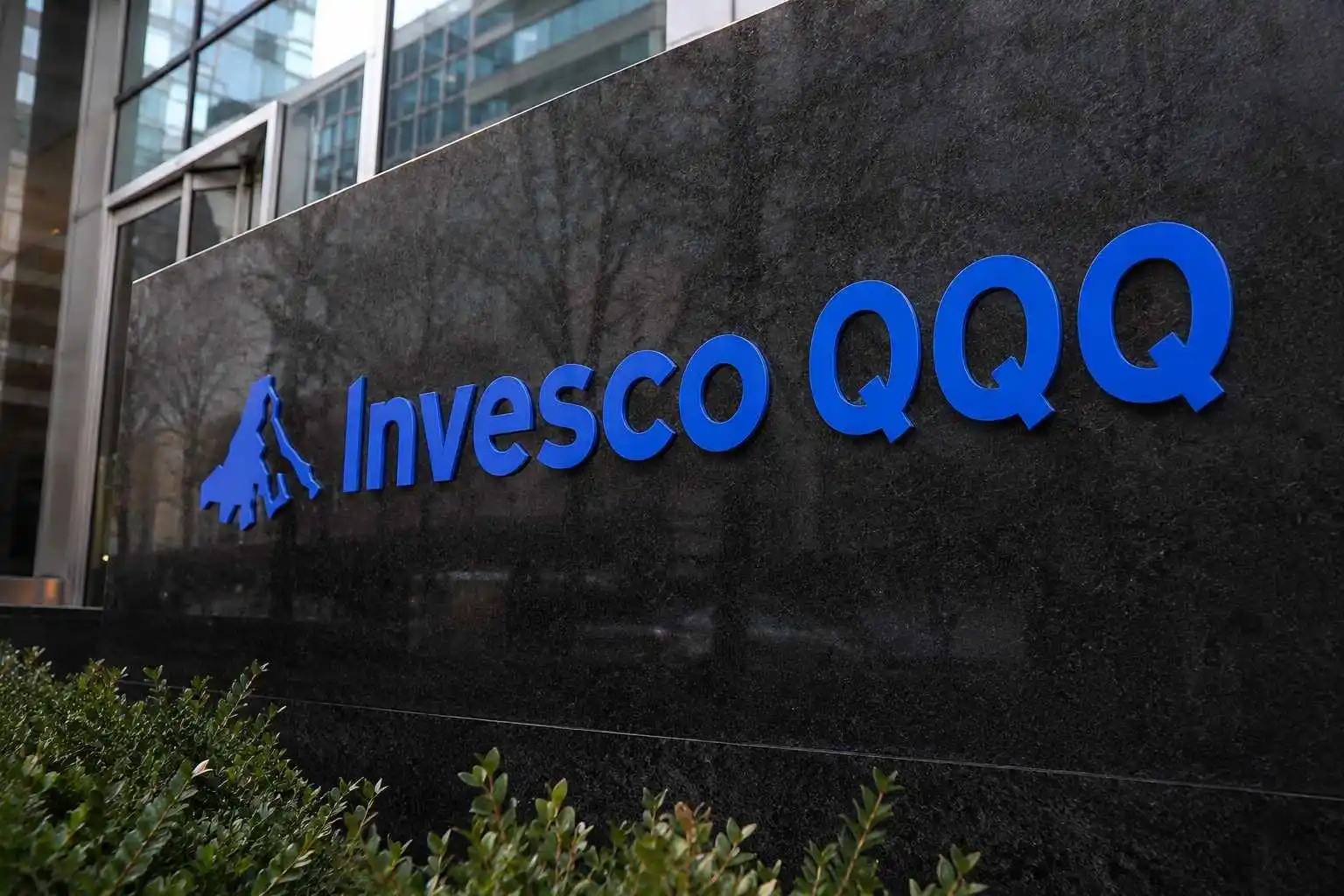 Invesco QQQ Trust (NASDAQ:QQQ) makes buying headlines as U.S. markets open, but actual verified demand remains more limited