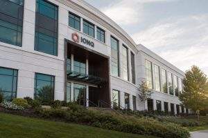IonQ (NYSE:IONQ) Continues to Lead in Revenue While Quantum Competitors Hold Higher Valuations