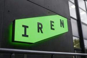 IREN trades lower after Russell 1000 entry draws new attention to CEO share awards