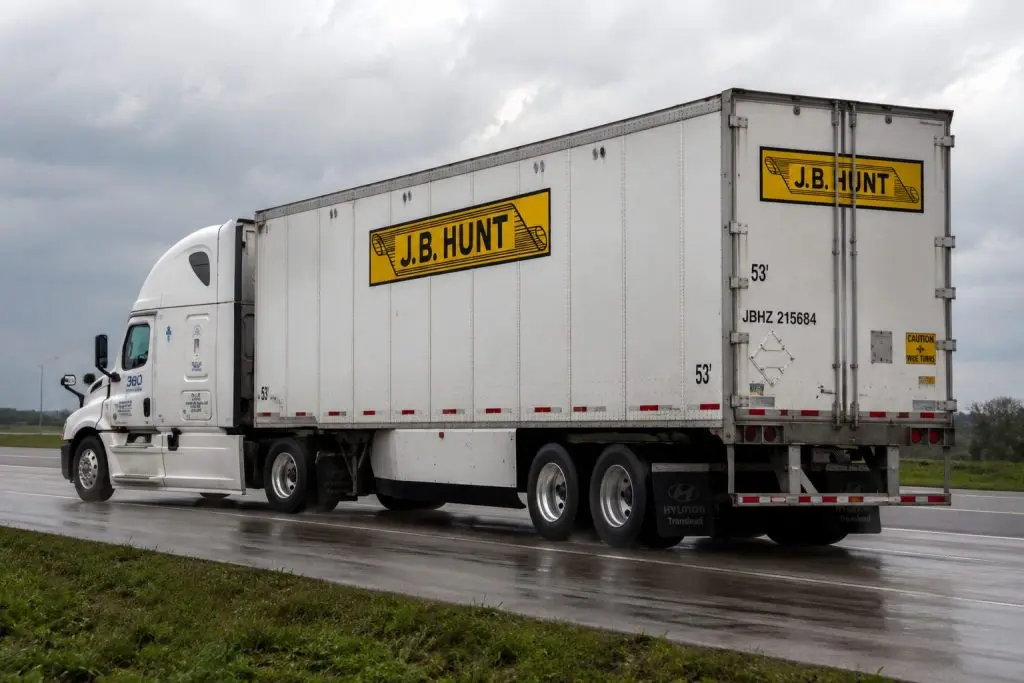 J.B. Hunt (NASDAQ: JBHT) Stock Jumps 7% as Intermodal Drives 89% of Operating-Income Growth