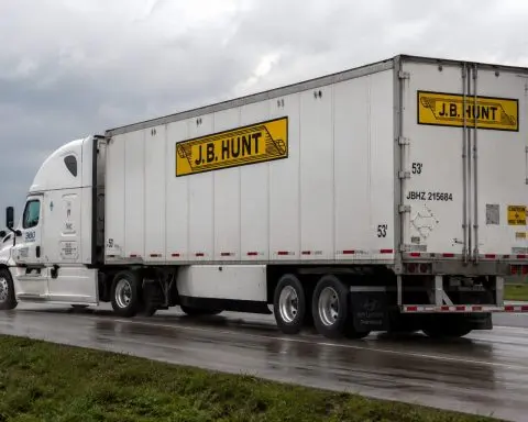 J.B. Hunt (NASDAQ: JBHT) Stock Jumps 7% as Intermodal Drives 89% of Operating-Income Growth