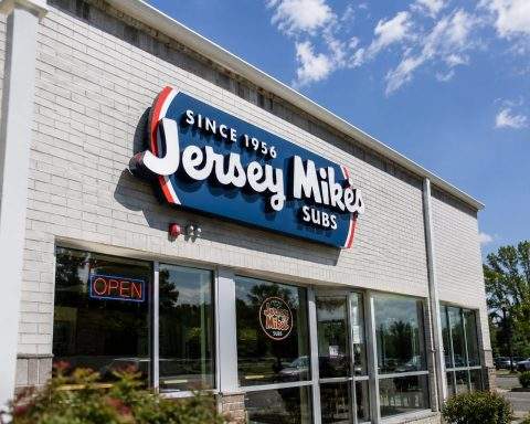 Jersey Mike’s $1 bln IPO (NYSE:JMKE) delivers 68% to selling holders, focuses on debt hurdle (Reuters)