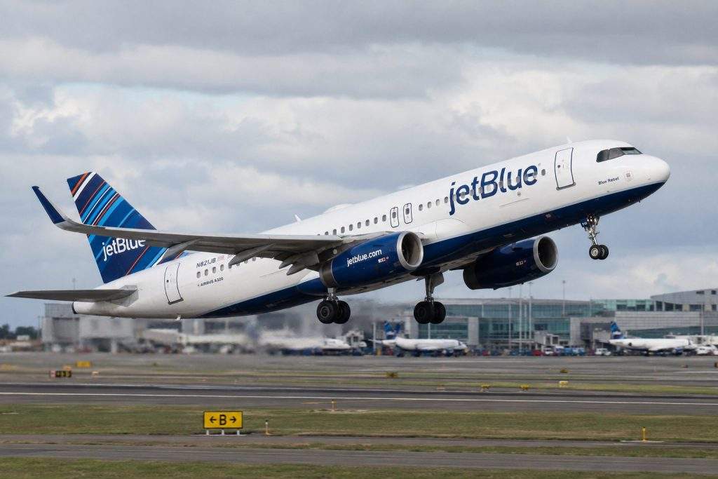 JetBlue Airways (NASDAQ:JBLU) shares gain as lower oil prices turn spotlight to Q3 earnings