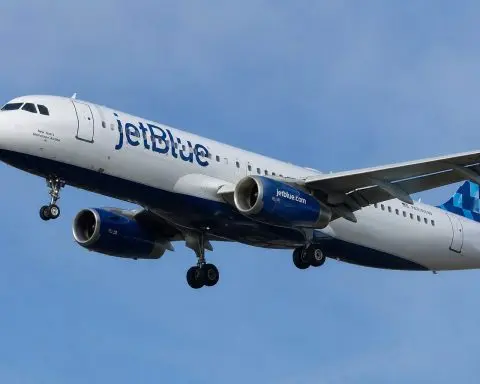 JetBlue (NASDAQ:JBLU) Shares Reach 52-Week Peak Following Oil Price Drop