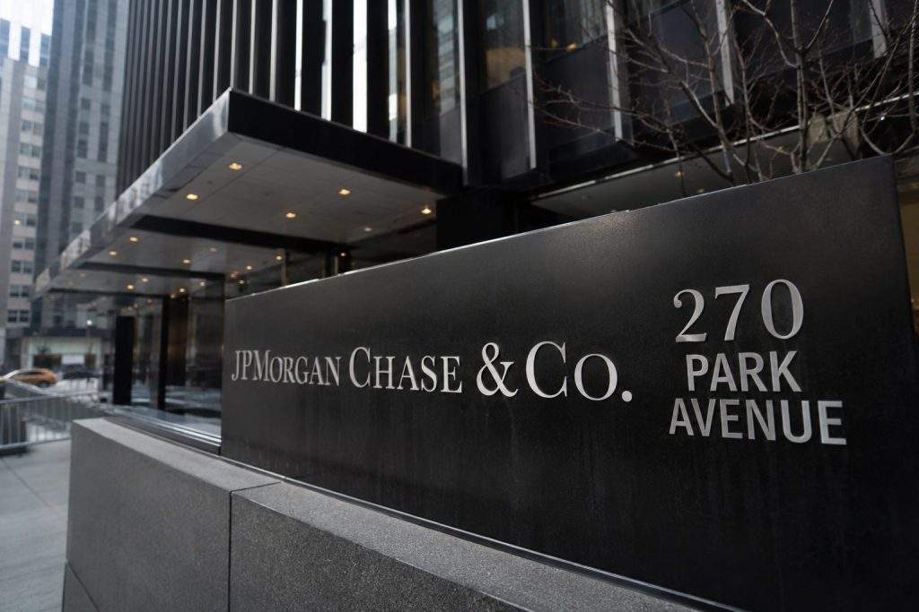JPMorgan Chase (NYSE:JPM) Approaches $1 Trillion Mark Amid Growing Capital Requirements