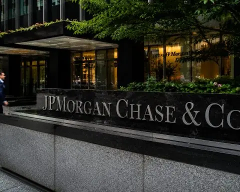 JPMorgan (NYSE:JPM) nears 52-week high, last 2% step tops Q1 profit