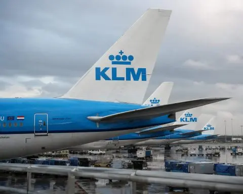 Air France-KLM sees Q2 profit margin pressure even as revenue rises