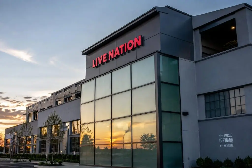 Live Nation (NYSE:LYV) drops as Ticketmaster’s AI initiative raises concerns over privacy and outages