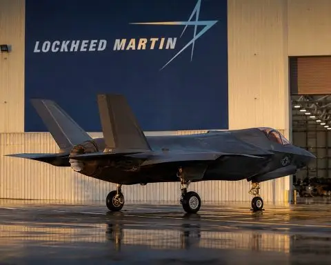 Lockheed Martin (NYSE:LMT) shares climb 10.5% after free-cash-flow outlook boosted by reduced capex