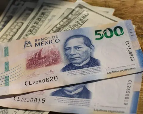 Peso jumps after weak U.S. jobs data, USMCA auto rules in spotlight