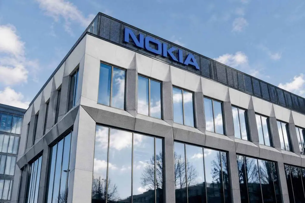 Nokia (HEL:NOKIA) Shares Drop 10% Amidst Rising AI Orders, Profit Forecast Holds Steady