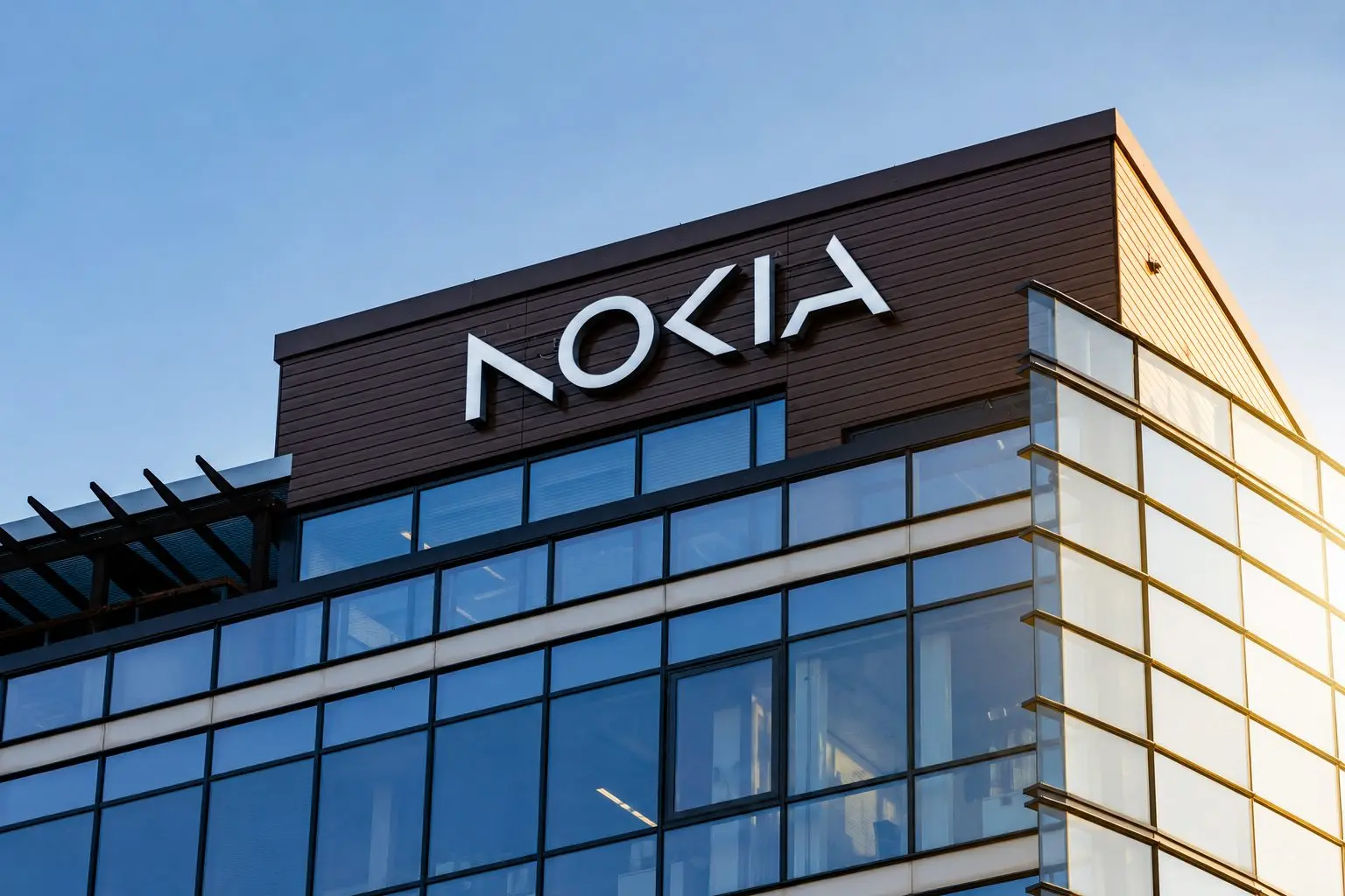 Nokia Oyj (HEL:NOKIA) trades up on low volume, trails OMXH25 ahead of Q2 order figures