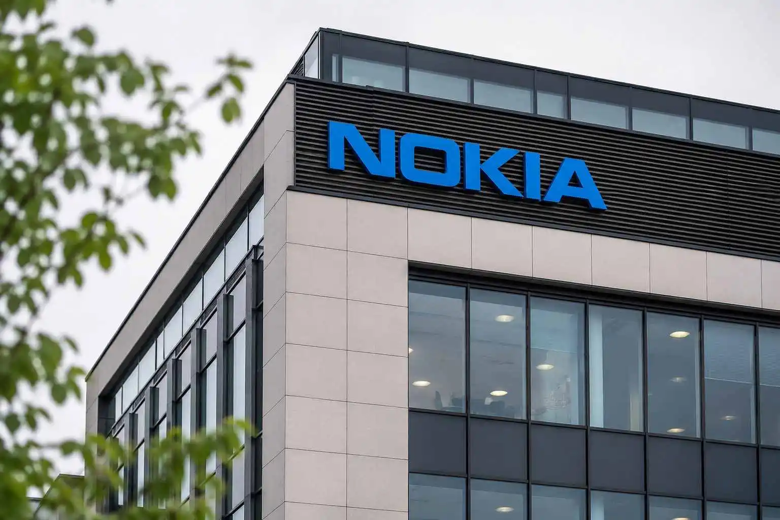 Nokia (HEL:NOKIA) shares drop as FMR cuts stake below 5% ahead of Q2