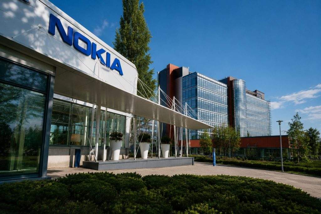 Nokia Oyj (HEL:NOKIA) shares climb 5% with second-half earnings in focus
