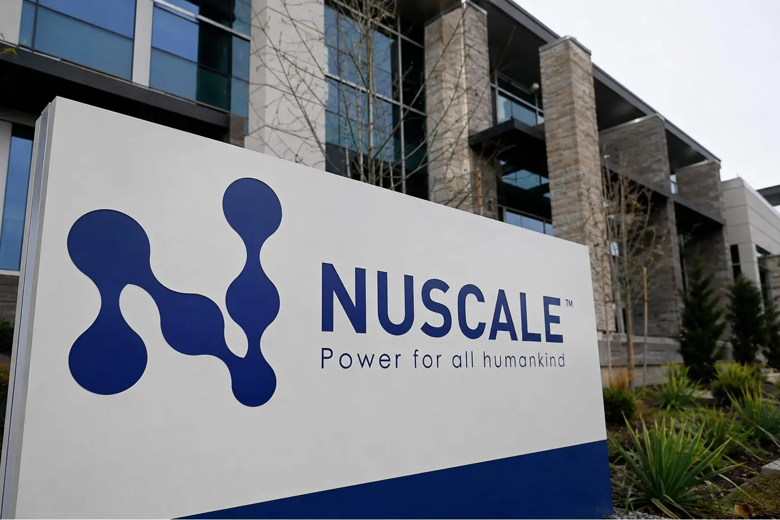 NuScale stock falls 3.4% in holiday week as $1 billion cash pile masks thin revenue