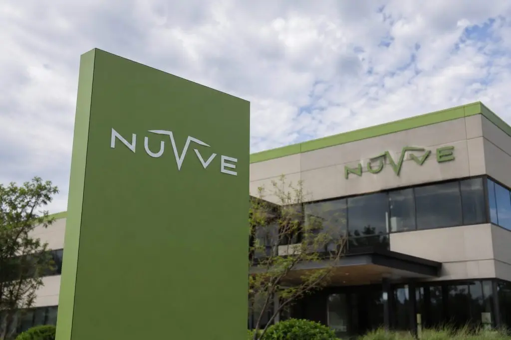 Nuvve Holding Corp. (NASDAQ:NVVE) sinks 46% as Nasdaq suspension spotlights capital shortfall