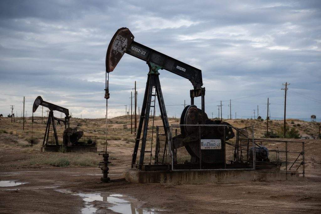 Oil Pulls Back Under $90; Soaring Fuel Margins Heighten Inflation Threat