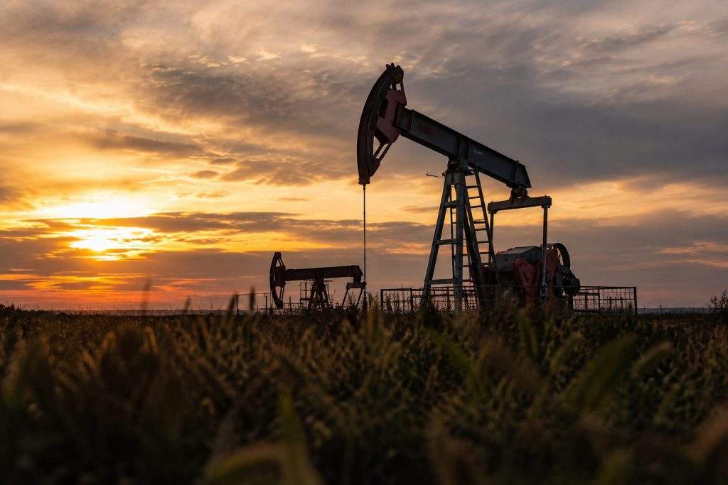 Oil Slides on Strait of Hormuz Optimism; Energy Shares Show Defiance