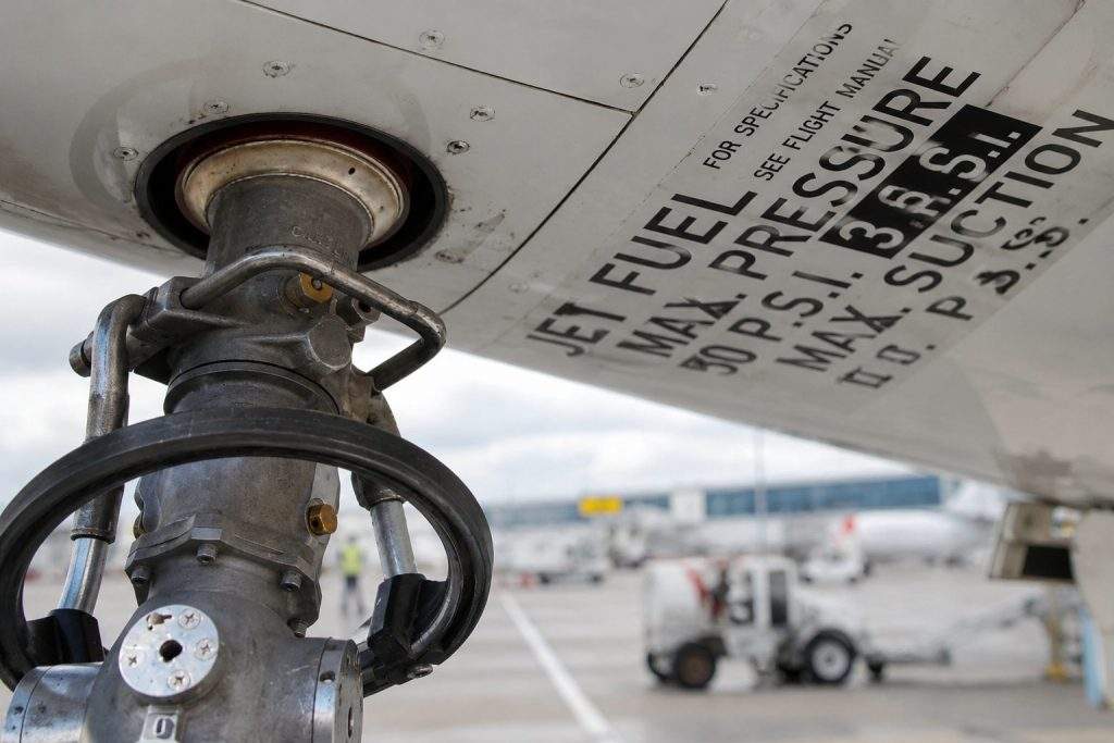 Oil Prices Jump, but Europe’s Sub-30-Day Jet-Fuel Buffer Is the Hidden Market Risk
