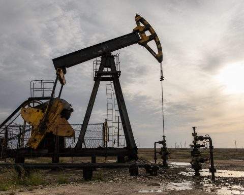 Oil up 13% as AI stocks, Fed and CPI all in play