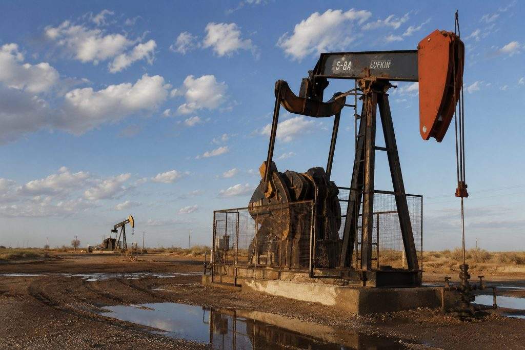 Oil volatility challenges AI stocks as earnings approach