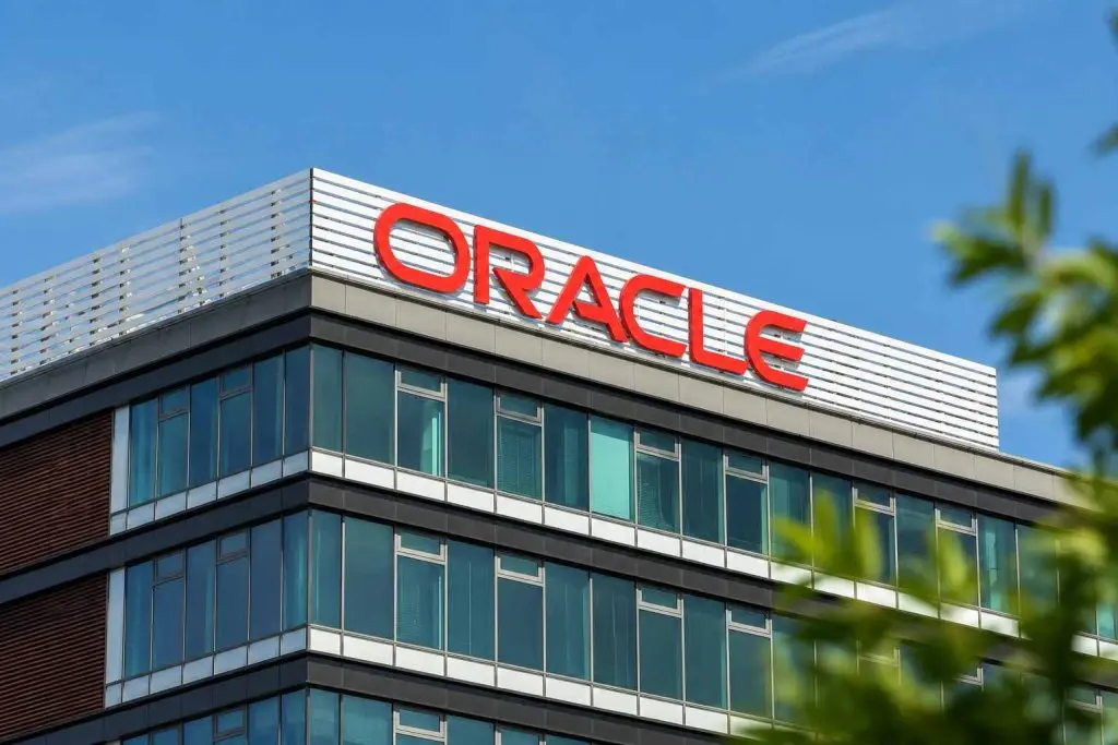 Oracle Corporation (NYSE:ORCL) Stock Rises on $7 Billion Pentagon Deal as Contract Math Tempers Rally