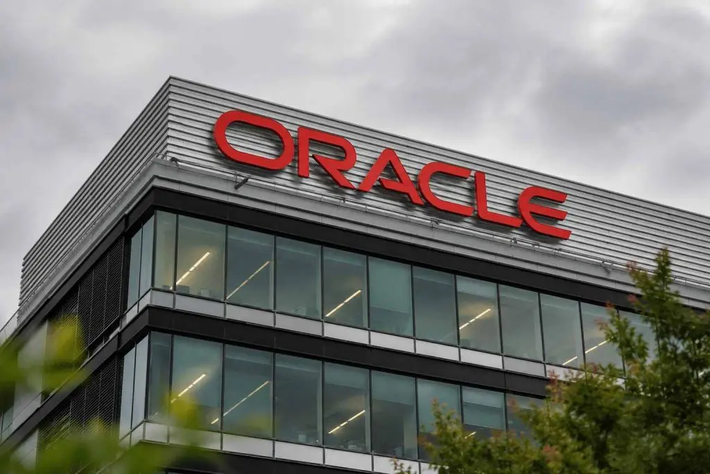 Oracle (NYSE:ORCL) Shares Recover, Though $24 Billion Cash Shortfall Weighs on AI Backlog Oracle (NYSE:ORCL) Shares Recover, Though $24 Billion Cash Shortfall Weighs on AI Backlog