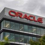 Oracle (NYSE:ORCL) Shares Recover, Though $24 Billion Cash Shortfall Weighs on AI Backlog