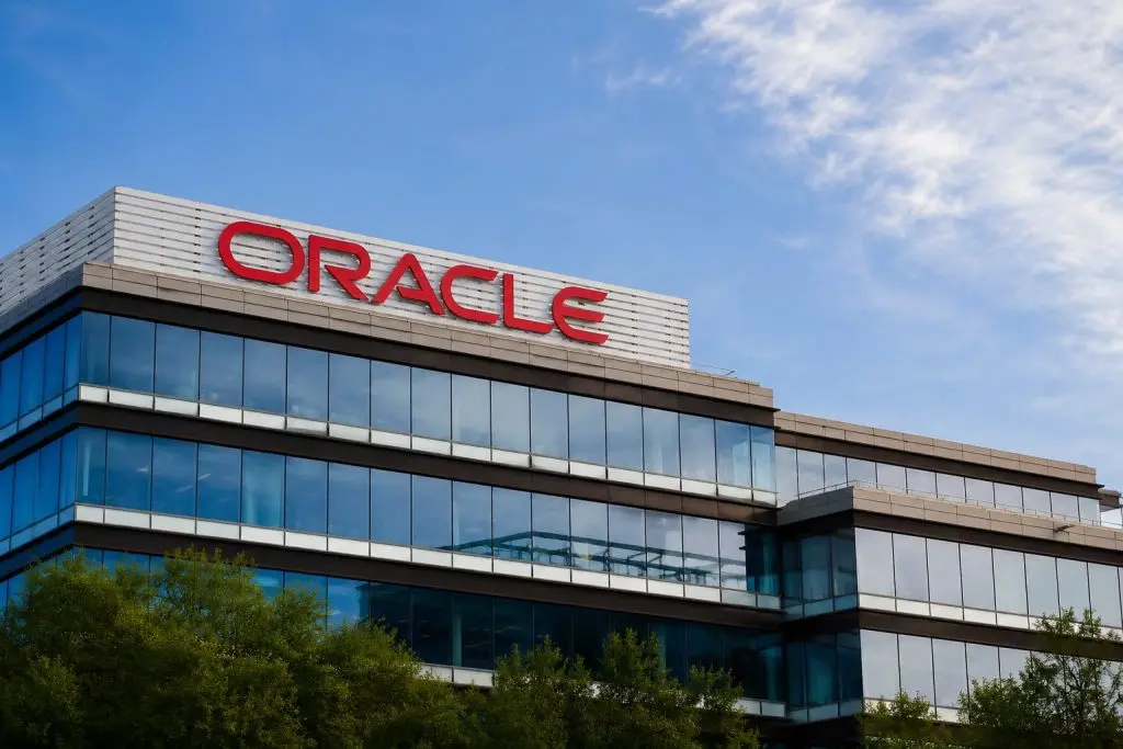 Oracle (NYSE:ORCL) shares slump as AI backlog now tops company’s market cap