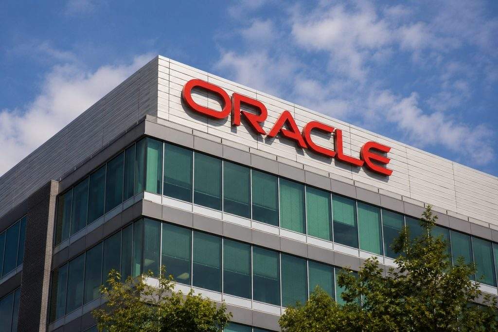 Oracle (NYSE:ORCL) stock looks for footing after AI backlog tops market value