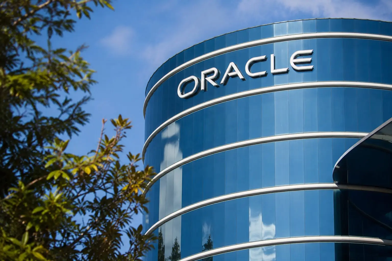 Oracle shares drop with investors discounting $638 billion AI backlog