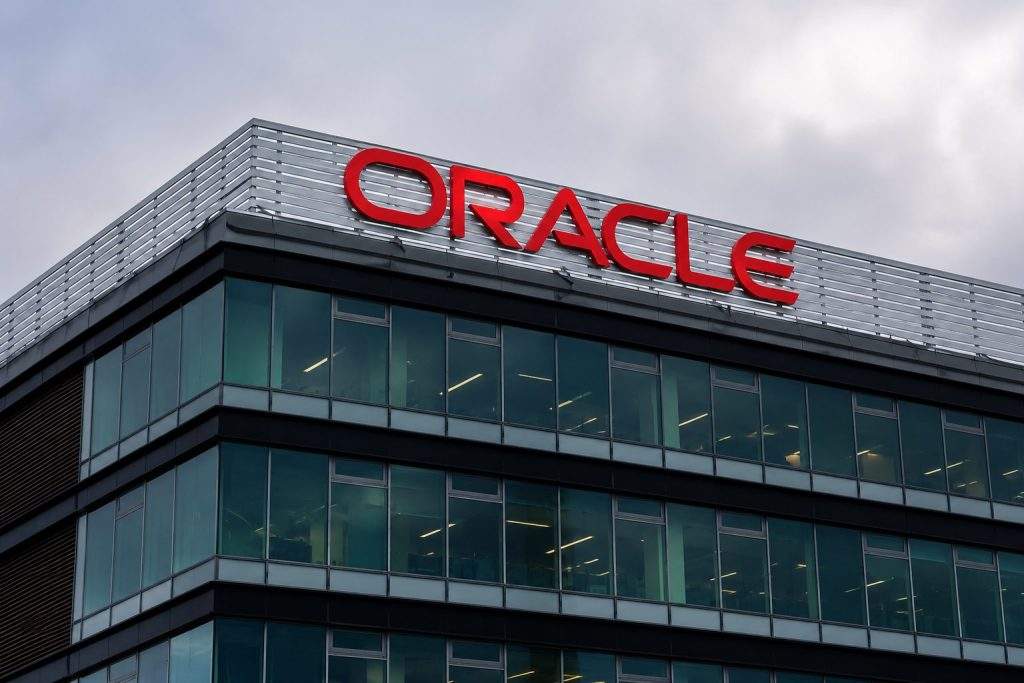 Oracle drops after $260 billion AI lease plan